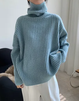 Moteris labai minkštos vilnos ir medvilnės megztinis