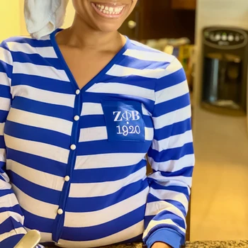 Zeta Phi Beta Mados dryžuotas ilgomis rankovėmis vientisas pižama