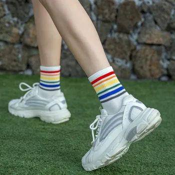 Vidurinis vamzdis kojinės rudens ir žiemos ins banga korėjos stiliaus kolegija stiliaus dryžuotas kojinės gatvės Japonijos korėjiečių vaivorykštė kojinės