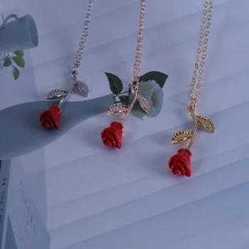 Naujas Retro Mados Paprasta Rose Flower Pendant Žavesio Šalies Raudona Rožė Karoliai Moterų Reikmenys Pokylių Papuošalai, Dovana Draugei